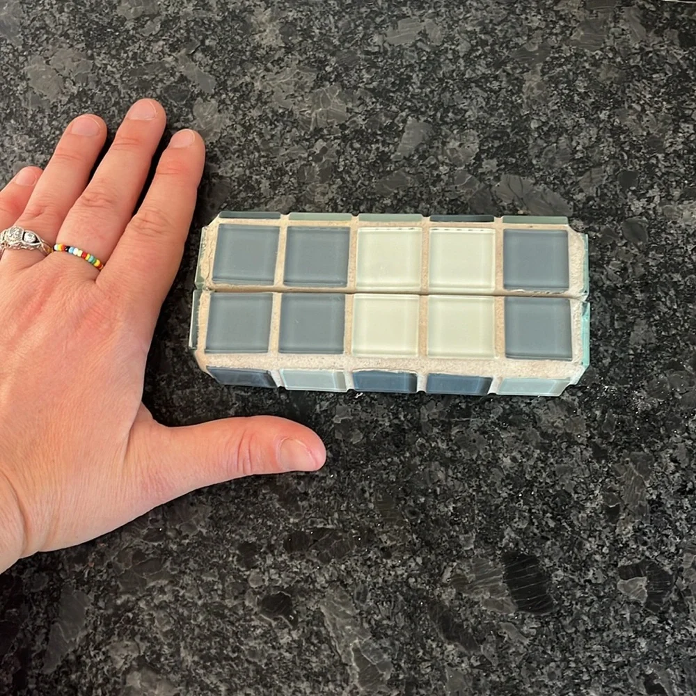 Photo holder / display shelf